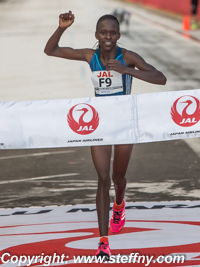Honolulu Marathon 2014 - Joyce Chepkirui im Ziel